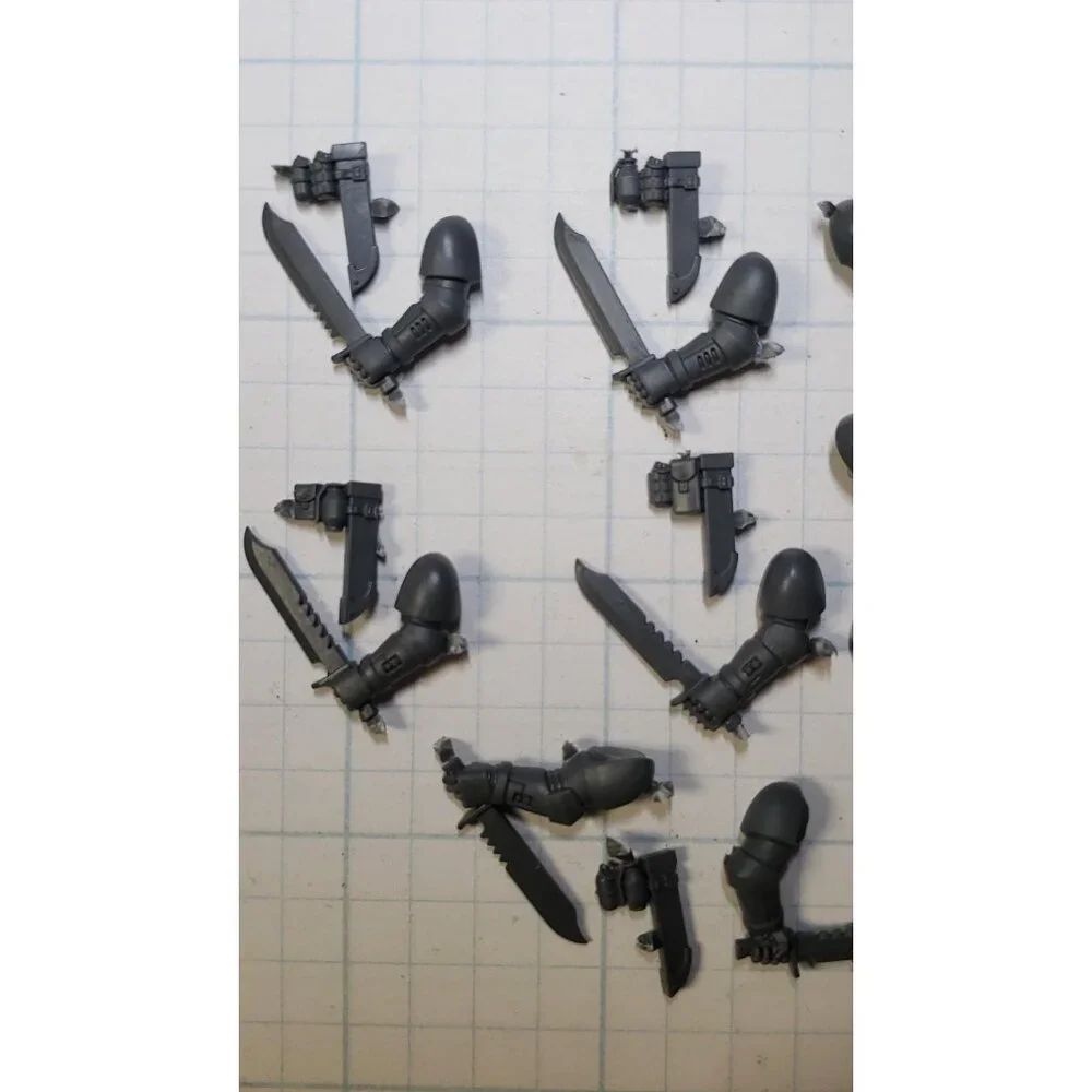 Warhammer 40k Space Marine Bits Primaris Reiver Combat Blades Bolt Pistol S10 - Picture 2 of 5